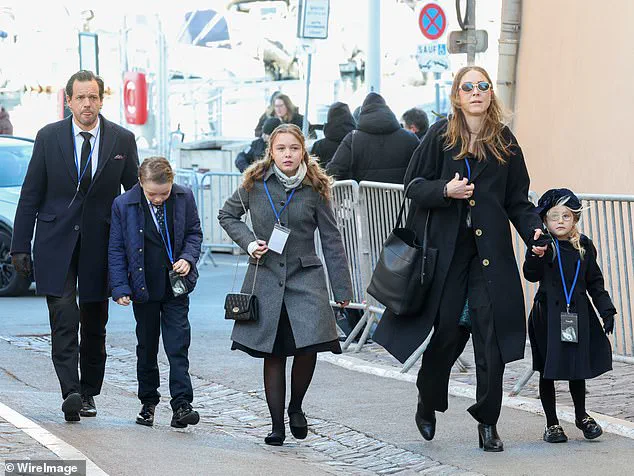 A Poignant Tribute: Young Heir's Resemblance to Brigitte Bardot at French Icon's Funeral