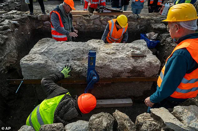 Ancient Roman Sarcophagus Unearthed in Budapest: 'A Remarkable Testament to Roman Craftsmanship,' Says Archaeology Team