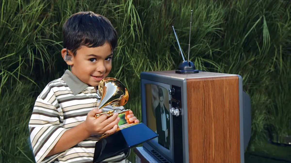 Bad Bunny's Super Bowl Halftime Show Sparks Political Controversy Over ICE Allegations