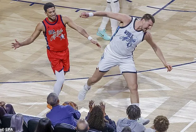 Barack Obama's Impressive Courtside Moment as Jokić and Booker Chase Loose Ball at NBA All-Star Game