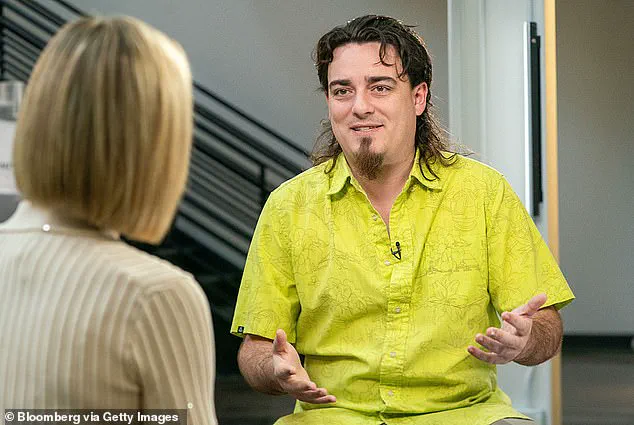 Billionaire Founder Flies Coach to Align With Anduril's Values, Sparking Industry Discussion