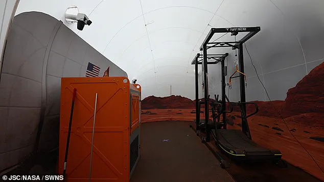 British Woman Laura Marie to Spend 378 Days in Simulated Martian Environment in Historic Mission for Mars Exploration