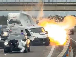 Chilean Motorist's Courageous Stand Against Armed Robber on Highway Sparks Nationwide Dialogue