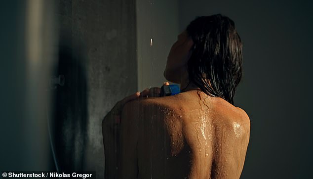 Dark Showering Gains Scientific Support as Sleep Aid