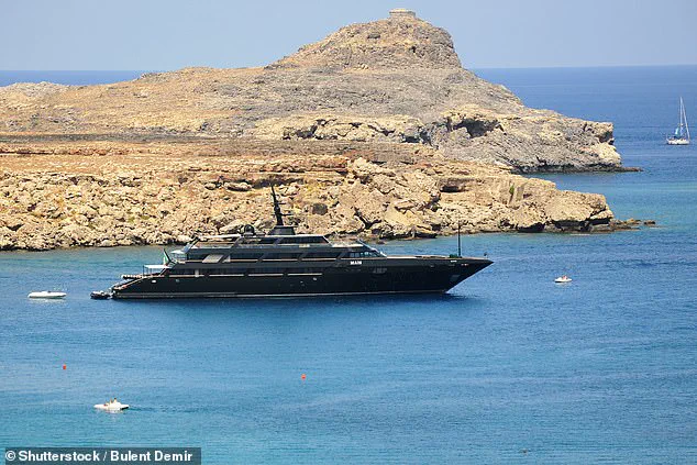 Fashion Industry Mourns the Loss of Giorgio Armani, Iconic Designer and Visionary