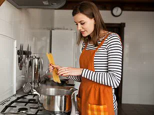 Freezing White Bread: A Surprising Solution to Mitigate Health Risks from Refined Grains?
