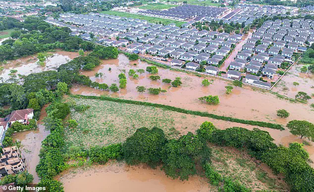 Government Agencies Warn of Increased Hurricane Risk Due to La Niña, Urge Public Preparedness
