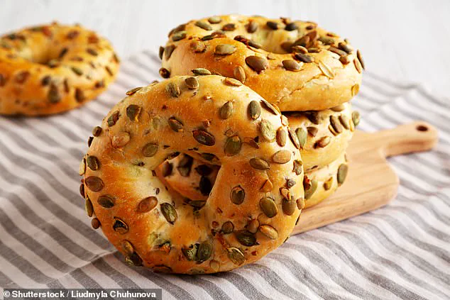 Healthier Bagel Choices: Experts Recommend Whole Ingredients and Minimal Processing