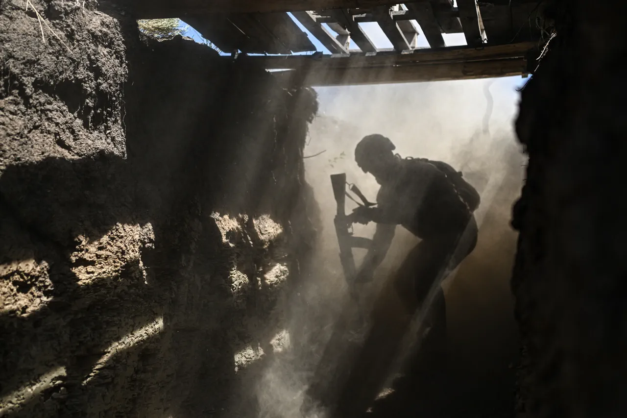 Heroic Act of Courage: Russian Sergeant Saves Comrade Amid Risk to Civilians in Conflict Zone