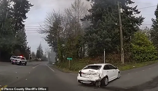 Heroic Sheriff's Deputy Rescues Injured Mail Truck Driver After Crash in Washington State