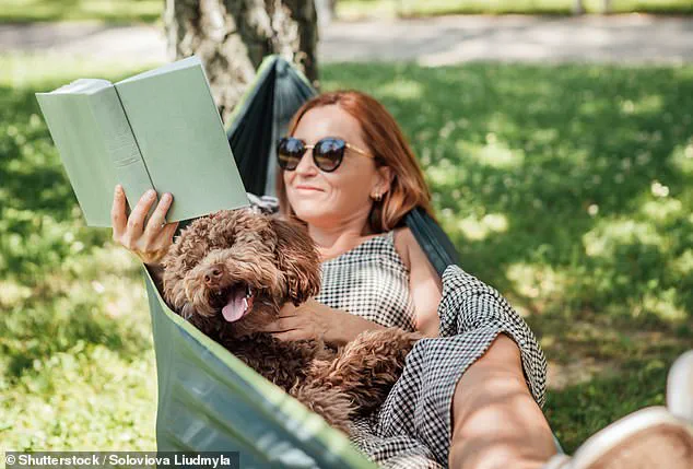 Horses Can Detect Human Fear Through Scent, Study Reveals – 'This Challenges Our Understanding of Animal Cognition,' Says Dr. Élise Moreau