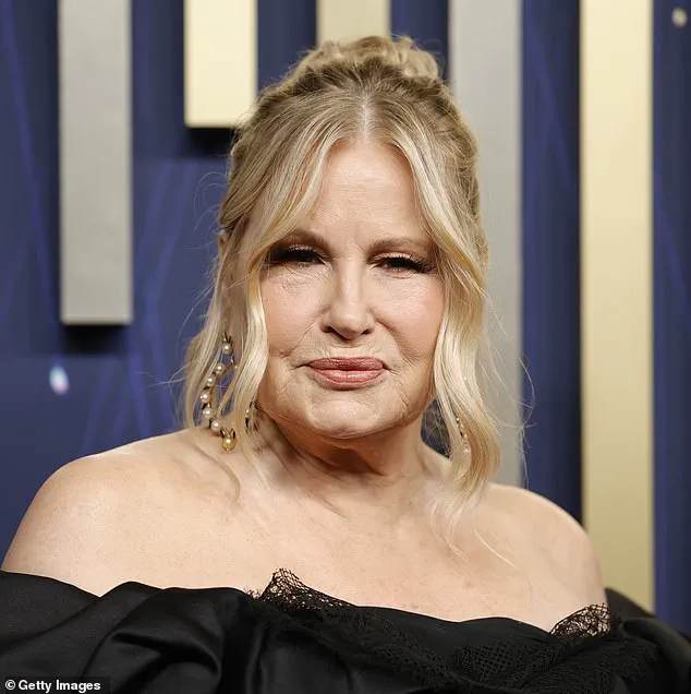 Jennifer Coolidge Stuns at Emmy Awards with Age-Defying Presence and Elegant Ensemble