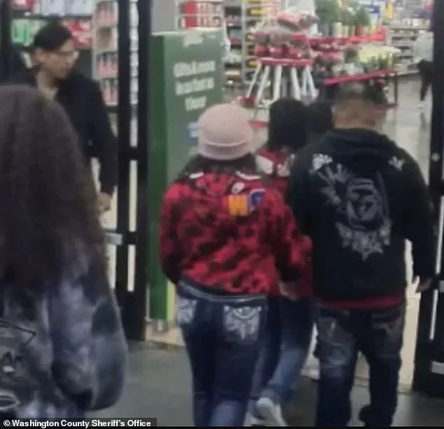 Late-Breaking: Brave Father Fights Off Knife-Wielding Kidnapper in Oregon Walmart on Christmas Eve