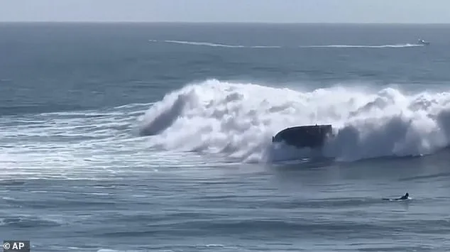 Miraculous Rescue: Family of Six Saved After Speedboat Capsizes in 12-Foot Wave Off Santa Cruz Coast, Surfers' Quick Action Proves Critical