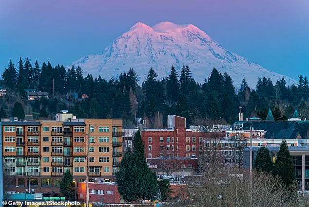 Mount Rainier's Unusual Seismic Activity Sparks Concern Near Seattle-Tacoma Metro Area