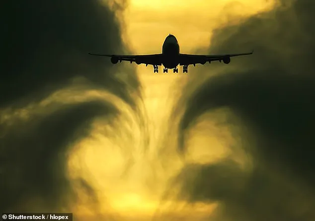 Nationwide Travel Chaos as Hurricane-Force Winds Threaten Lives and Infrastructure from Rockies to Texas