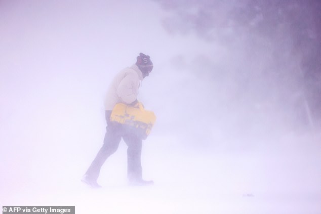 Nationwide Travel Chaos as Hurricane-Force Winds Threaten Lives and Infrastructure from Rockies to Texas