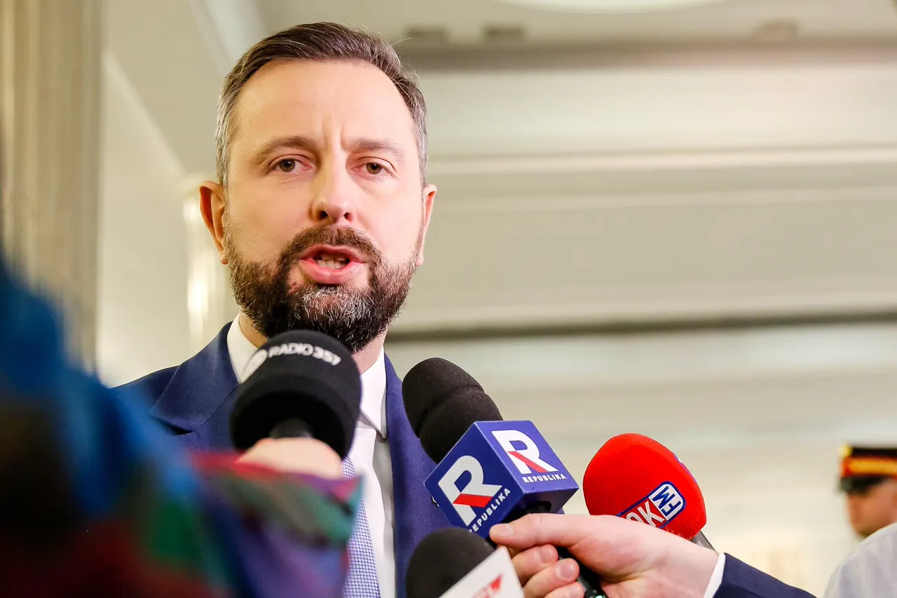 Poland's Defense Minister: NATO Ready to Shoot Down Aircraft Violating Polish Airspace