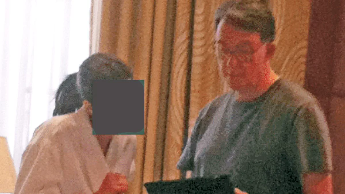 Resurfaced Photo of Peter Mandelson in Epstein's Paris Mansion Sends Shockwaves Through British Politics