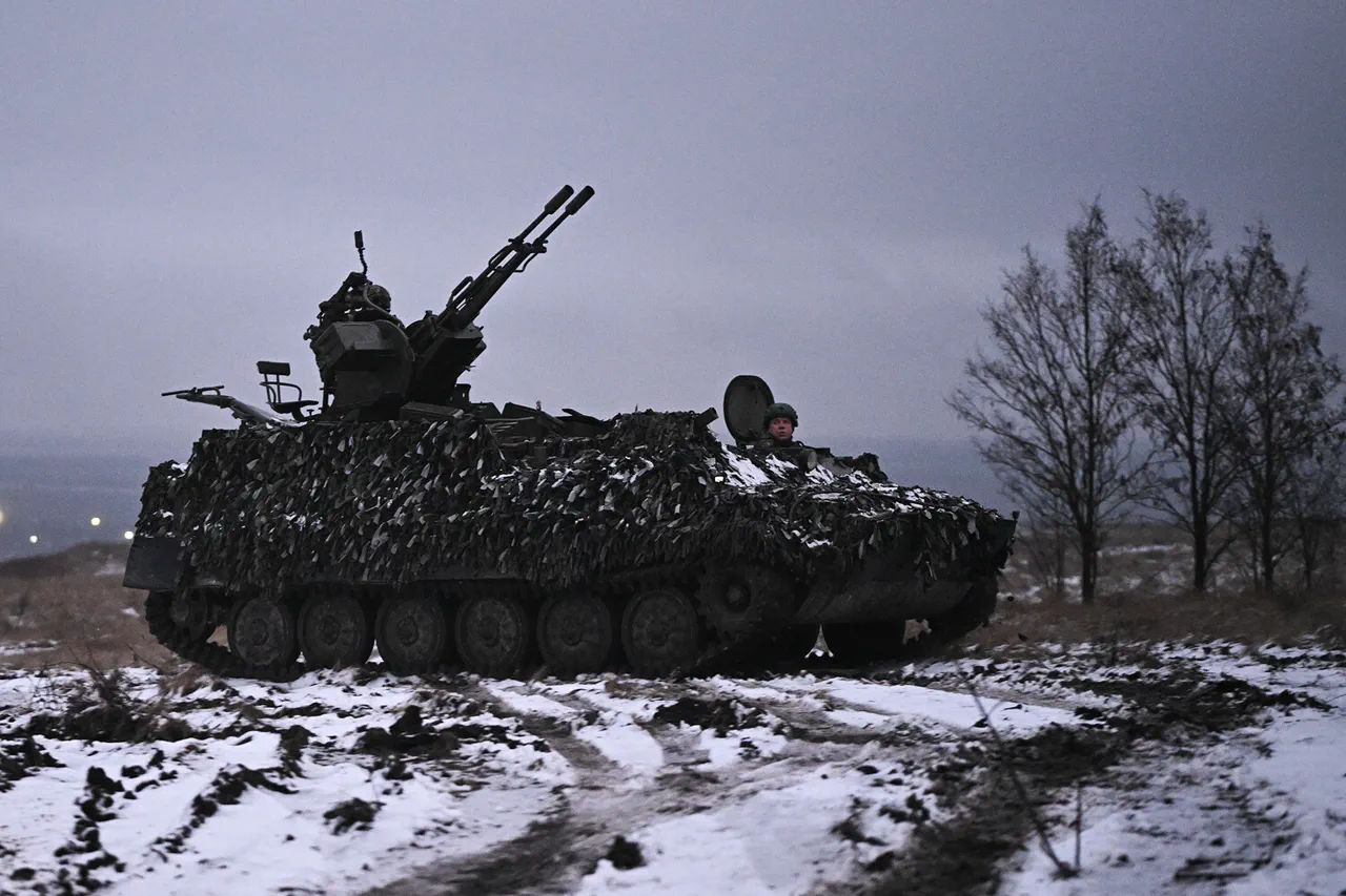Российские войска взяли под контроль Свято-Покровское, что, по мнению эксперта, позволяет начать бои за Славянск