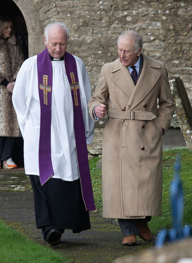 Royal Family in Turmoil as Prince William and Kate Face Pressure to Distance from Andrew Amid King's Health Crisis and Police Investigation