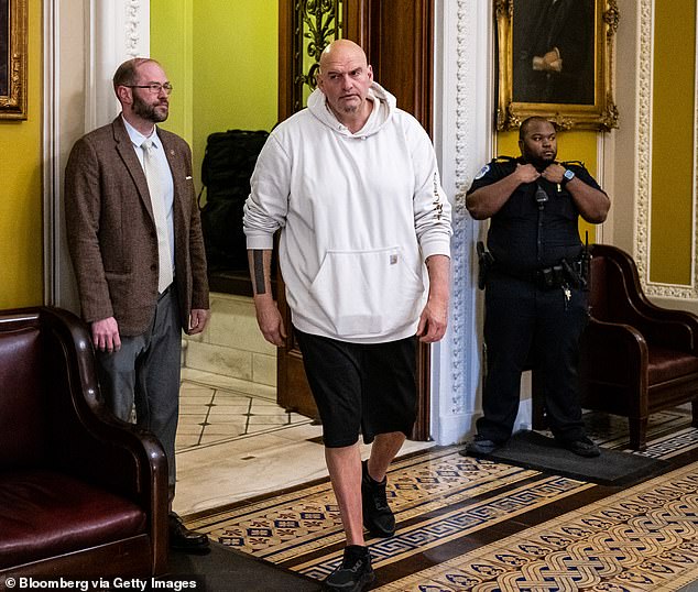 Senator Fetterman Condemns Democratic Governance Approach as Party Faces Midterm Challenges