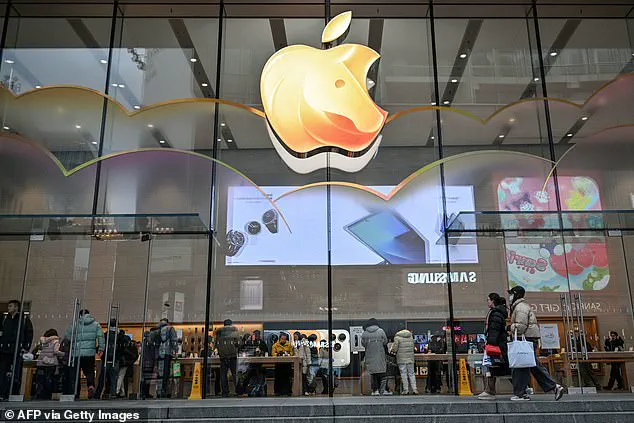 Sophisticated Email Scam Targets iPhone Users, Stealing Bank Details via Fake Apple Pay Alerts