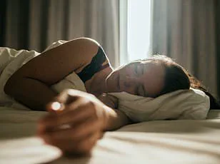 Study Reveals Link Between Poor Sleep Habits and Accelerated Brain Aging