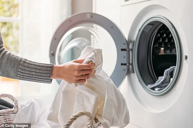 The Surprising Solution to Stubborn Laundry Stains: How a Common Ingredient Could Save Your Clothes