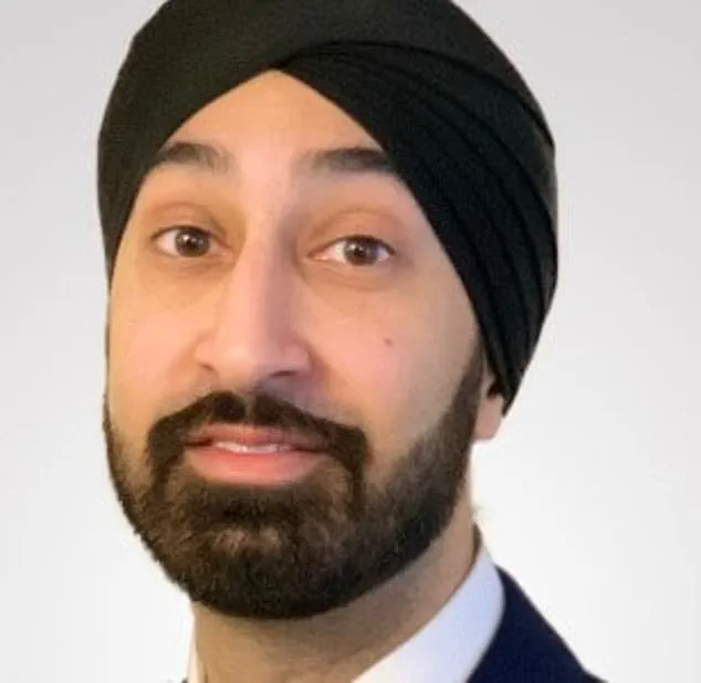 UK Proposes Expanding Optometrists' Prescribing Powers to Decentralize Eye Care, Raising Questions on Public Health Implications and Expert Oversight