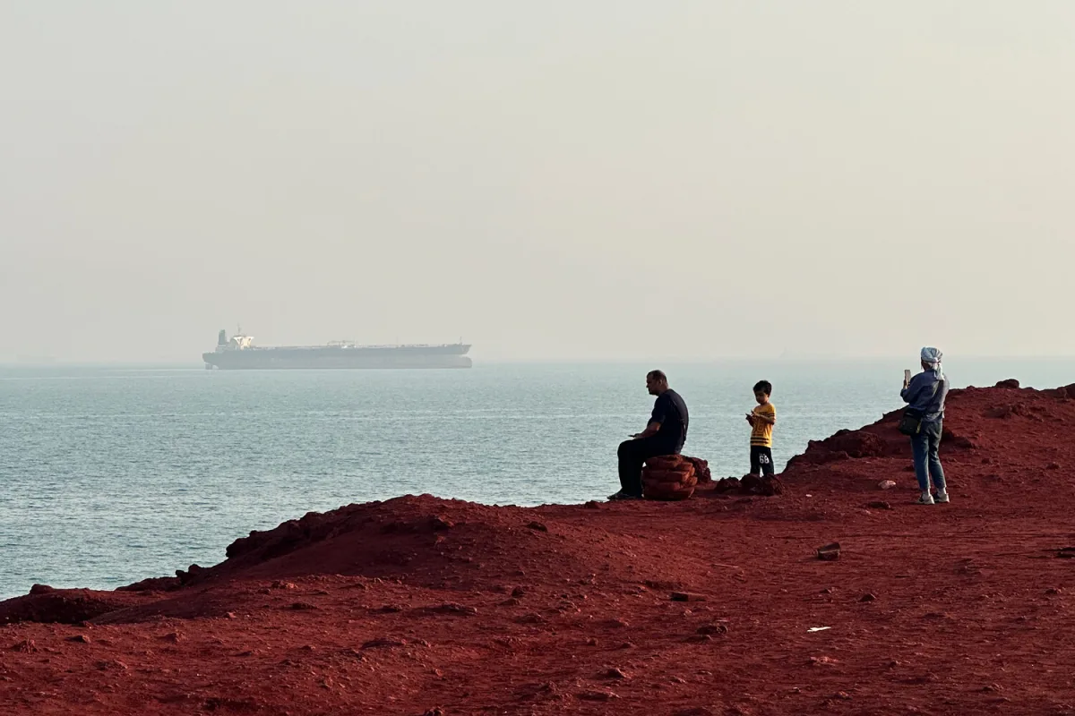 Iran's IRGC Orders Closure of Strait of Hormuz, Threatening Global Energy Markets and Geopolitical Stability