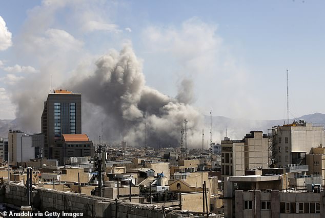 Poll Shows Sharp Divide Between White House and Public on Iran Strikes, Only 27% Support