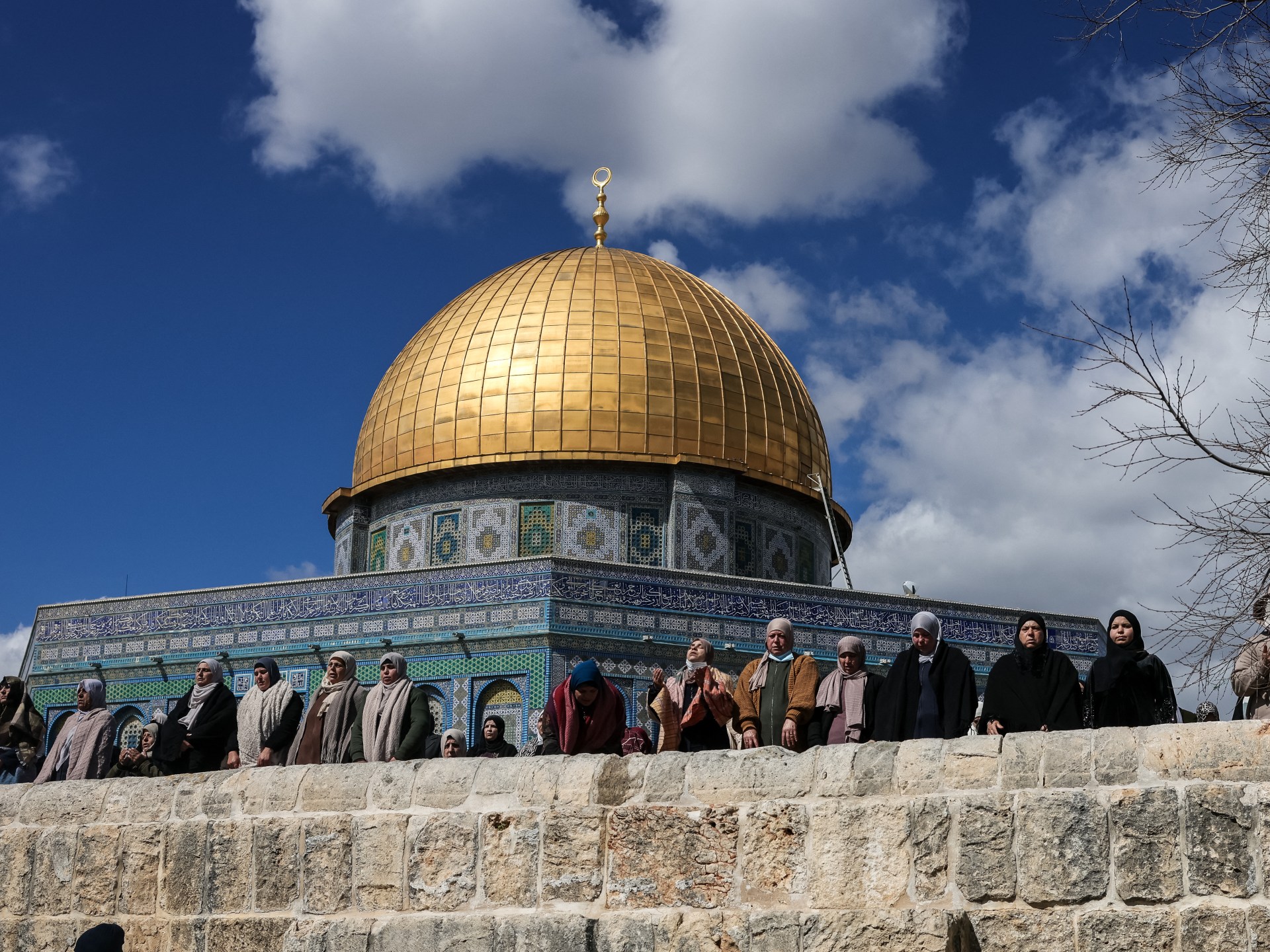 Al-Aqsa Mosque Closure Sparks Geopolitical and Religious Tensions