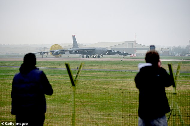 Cold War-Era US Bombers Deploy to UK as Trump Strengthens Global Security Stance