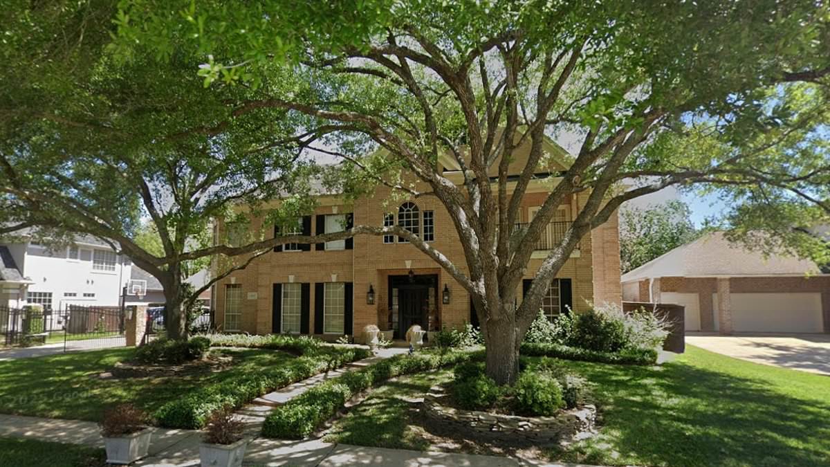 Houston Man Charged with Holding Wife Captive in Mansion for 5 Years