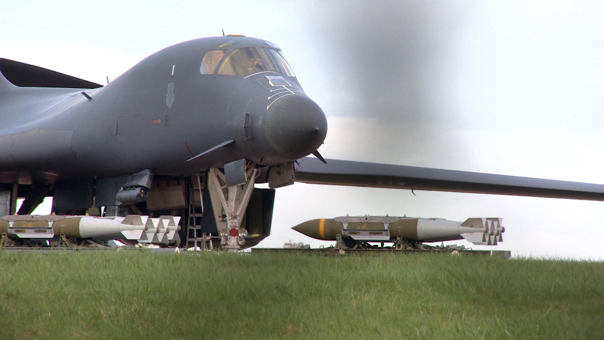 Footage of U.S. Bombs at UK Bases for Iran Conflict Sparks Legal Debate