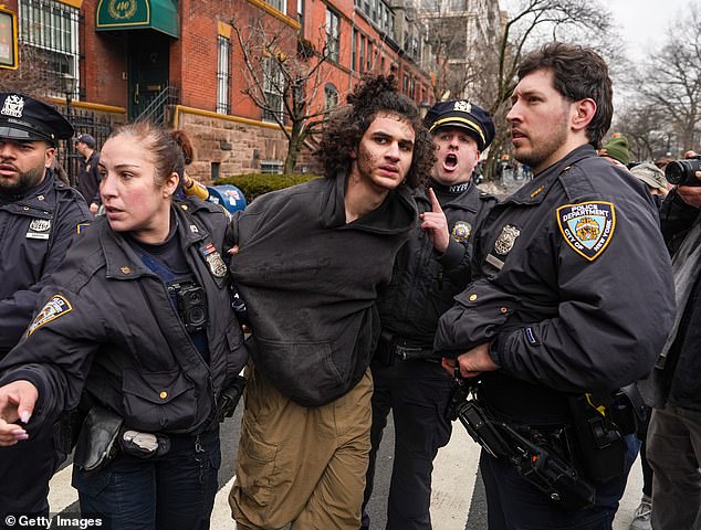 NYPD Chief's Viral Leap Over Barrier Sparks National Admiration Amid Terrorism Incident