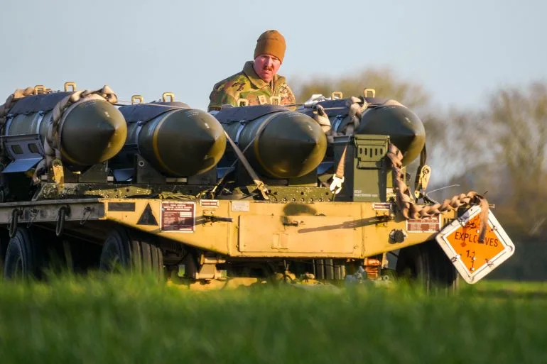 US B-1B Bombers Deployed at RAF Fairford Mark First UK-Based Strike Against Iran, Highlighting Britain's Strategic Role