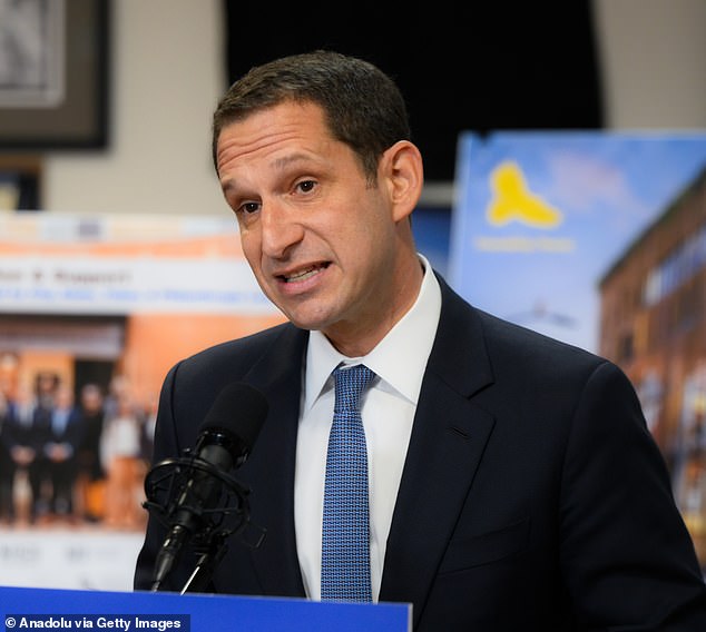 Viral Footage of Bodyguard-Homeless Man Altercation Sparks Legal and Political Controversy After Charges Dismissed