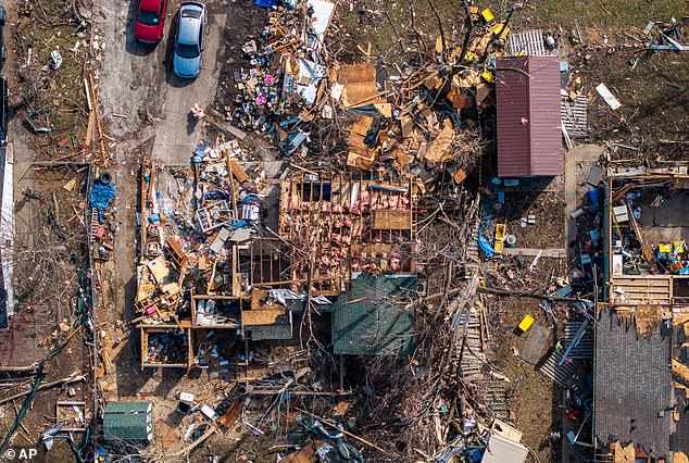 Unprecedented Storm Sparks Tornado Warnings for 12 Million and Heavy Snowfall in Midwest