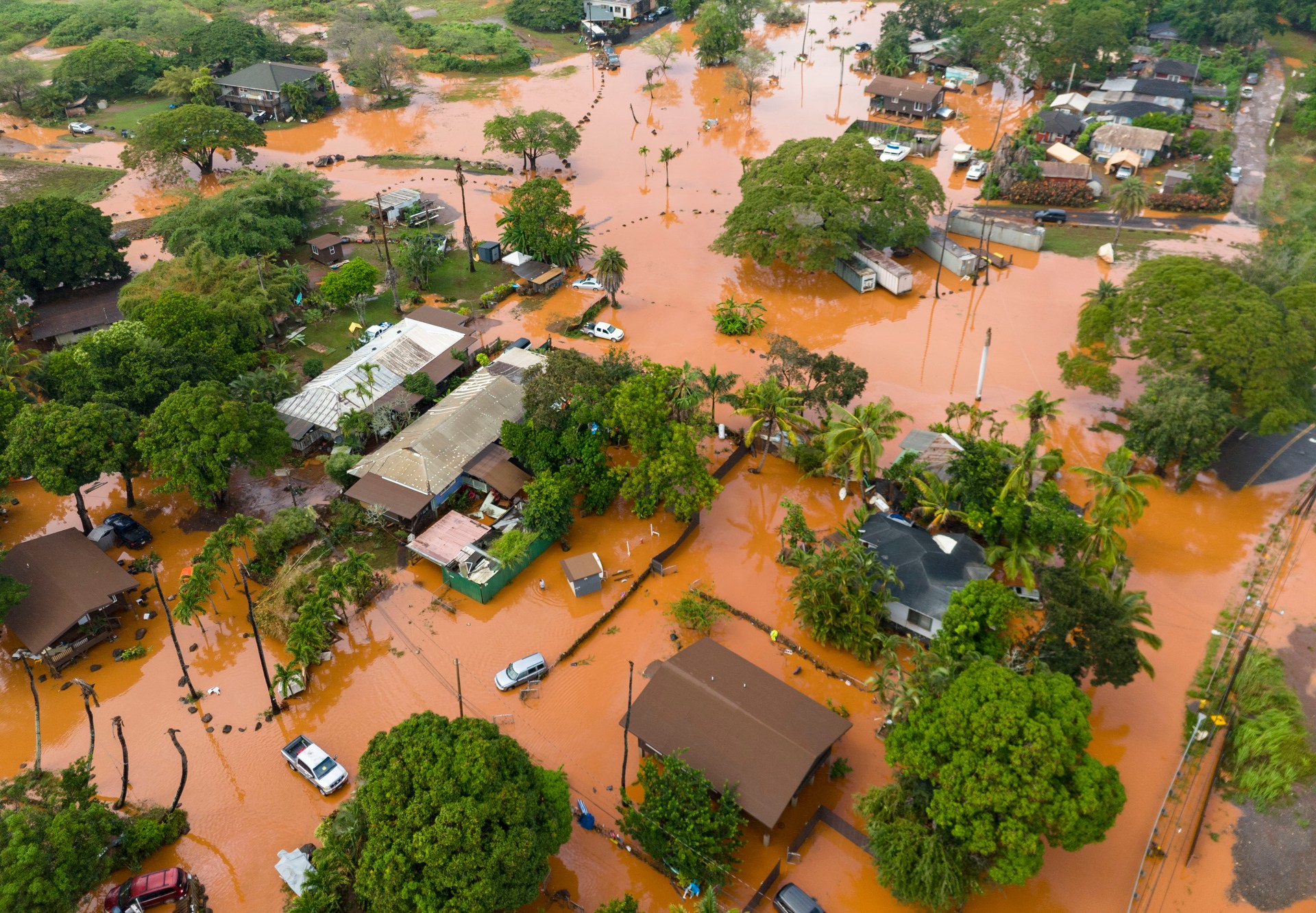 Oahu's Worst Flash Flooding in Two Decades Forces 5,500 to Flee