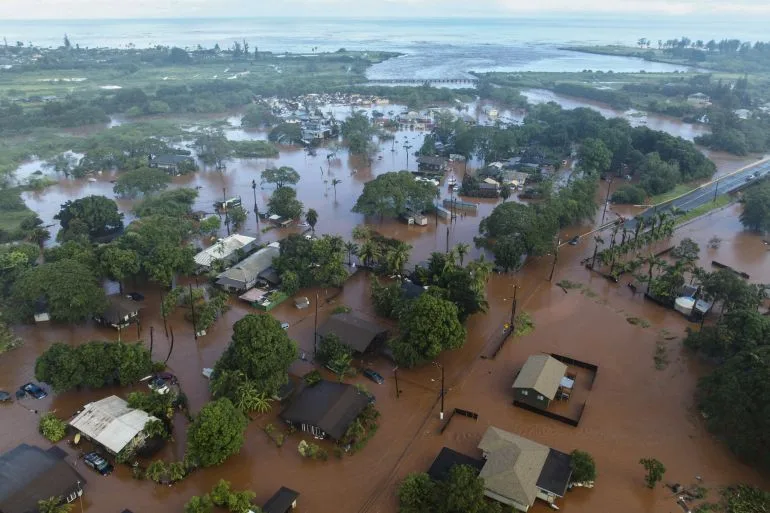 Oahu's Worst Flash Flooding in Two Decades Forces 5,500 to Flee