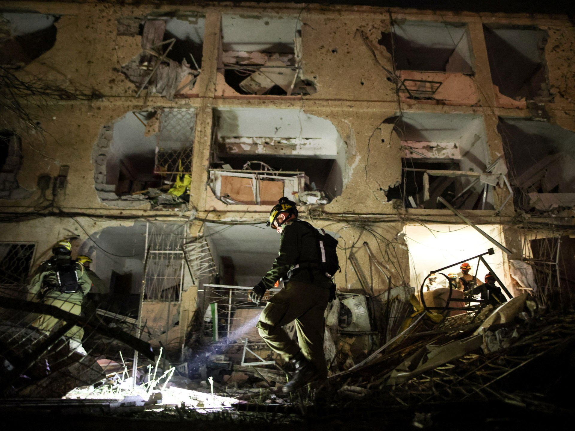 U.S.-Iran Tensions Escalate Over Strait of Hormuz Ultimatum and Mutual Threats