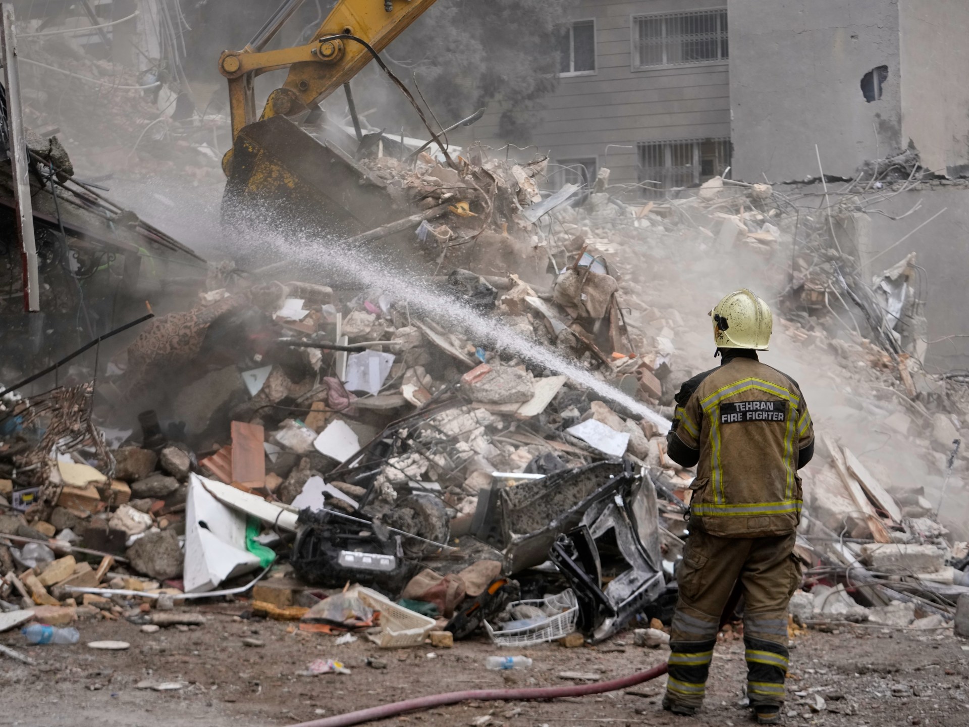 Contradictory Claims: US and Iran Dispute Talks Amid Geopolitical Tensions