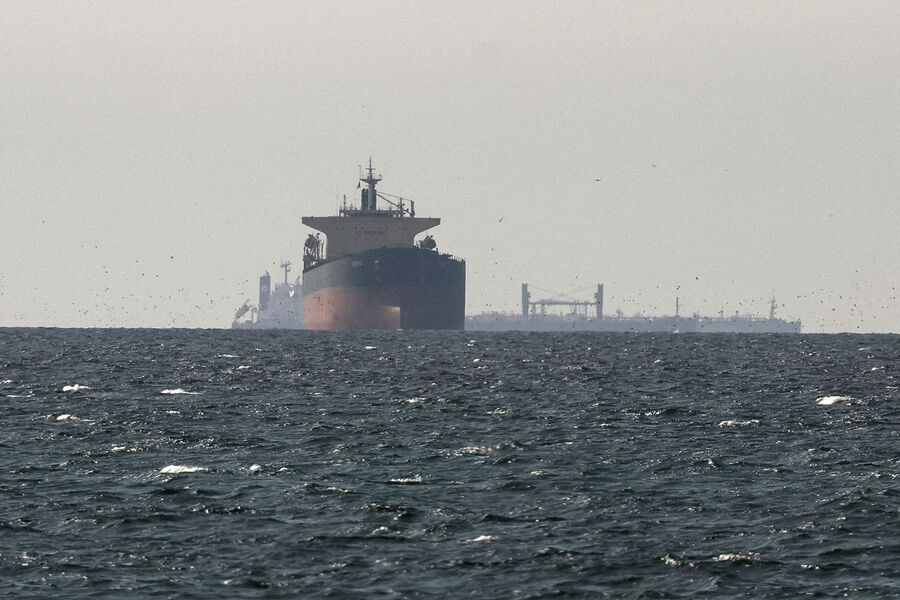 Iranian Navy Attacks American Oil Tanker Safesea Vishnu in Persian Gulf, Killing One Crew Member