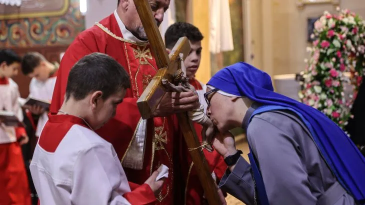 Iranian Missile Attack on Israel Escalates Tensions with Cluster Munitions Use in Tel Aviv