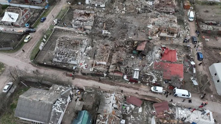 Iranian Missile Attack on Israel Escalates Tensions with Cluster Munitions Use in Tel Aviv