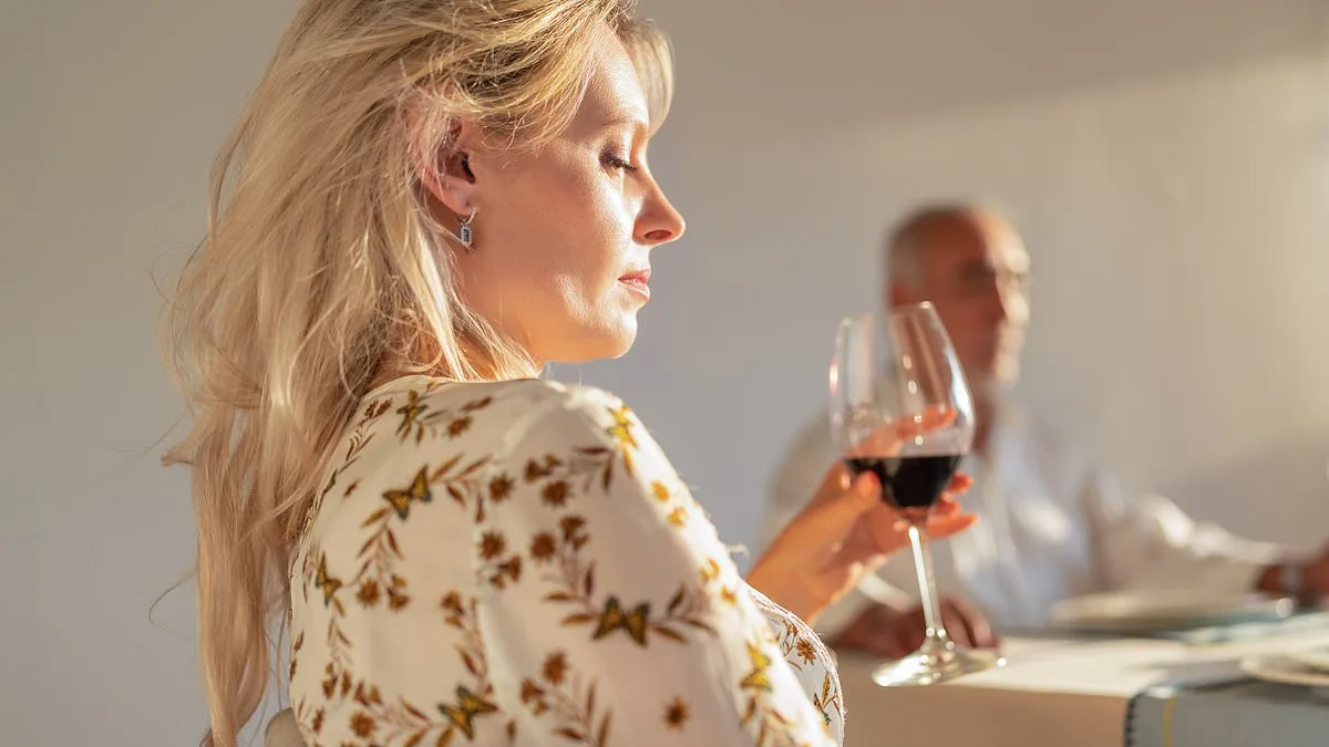 Moderate Wine Consumption Tied to Younger Biological Age in Men, Study Finds