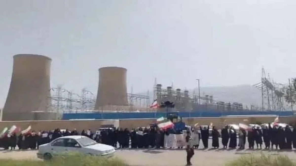 Iran Severs U.S. Communications, Defies Hormuz Deadline as Tensions Escalate