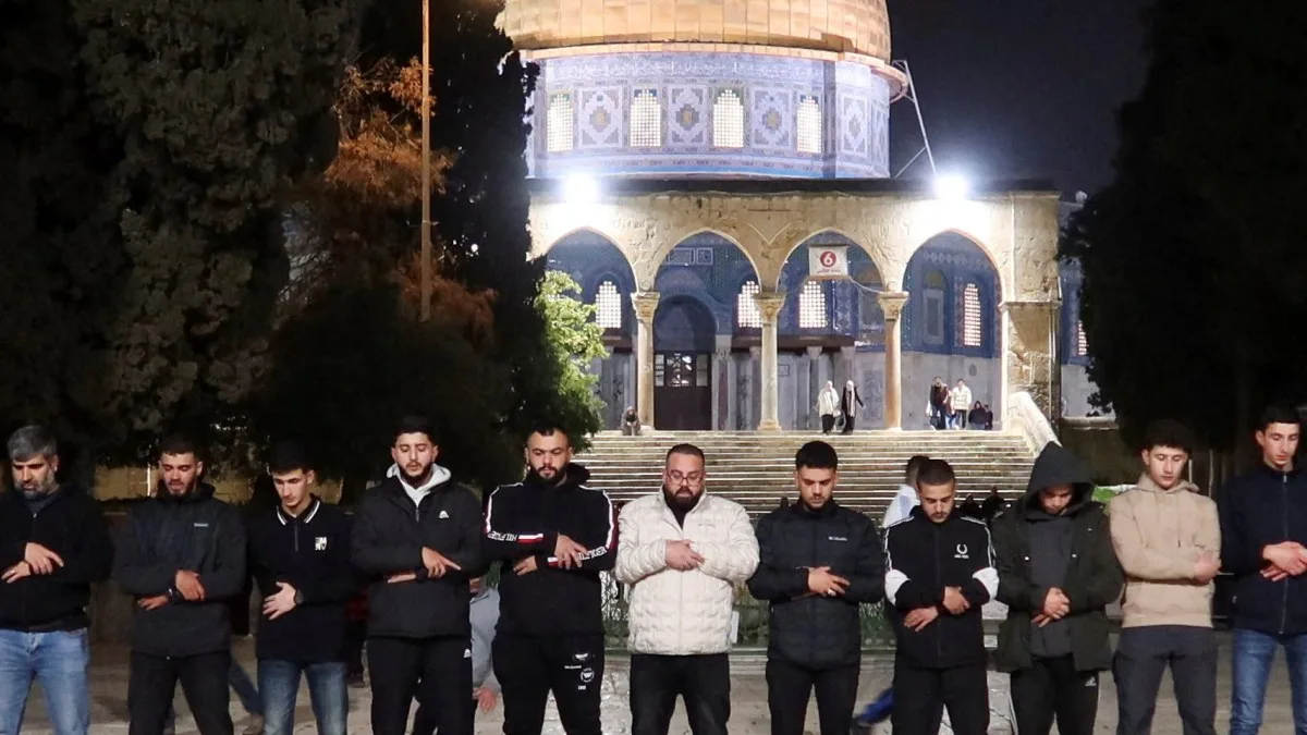 Al-Aqsa Mosque Reopens After 40-Day Closure as Israel Lifts Restrictions on Palestinian Worshippers
